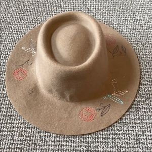 Brown embroidered wool hat OS